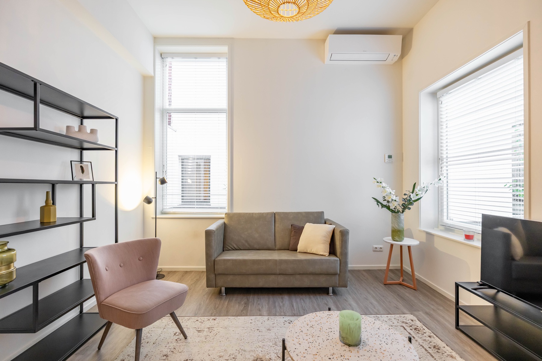 Gemeubileerd interieur van Nieuwe Boteringestraat 21-B in Groningen 8