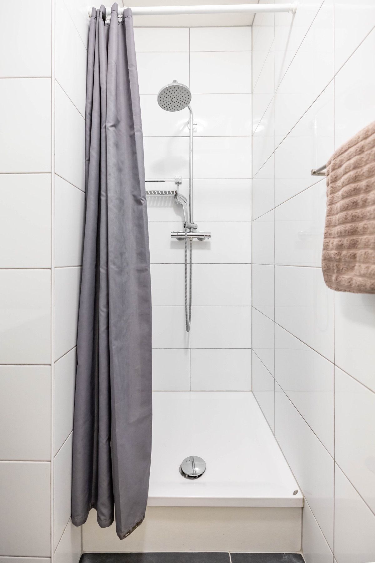 Furnished interior of Nieuwe Boteringestraat 23-C in Groningen 19