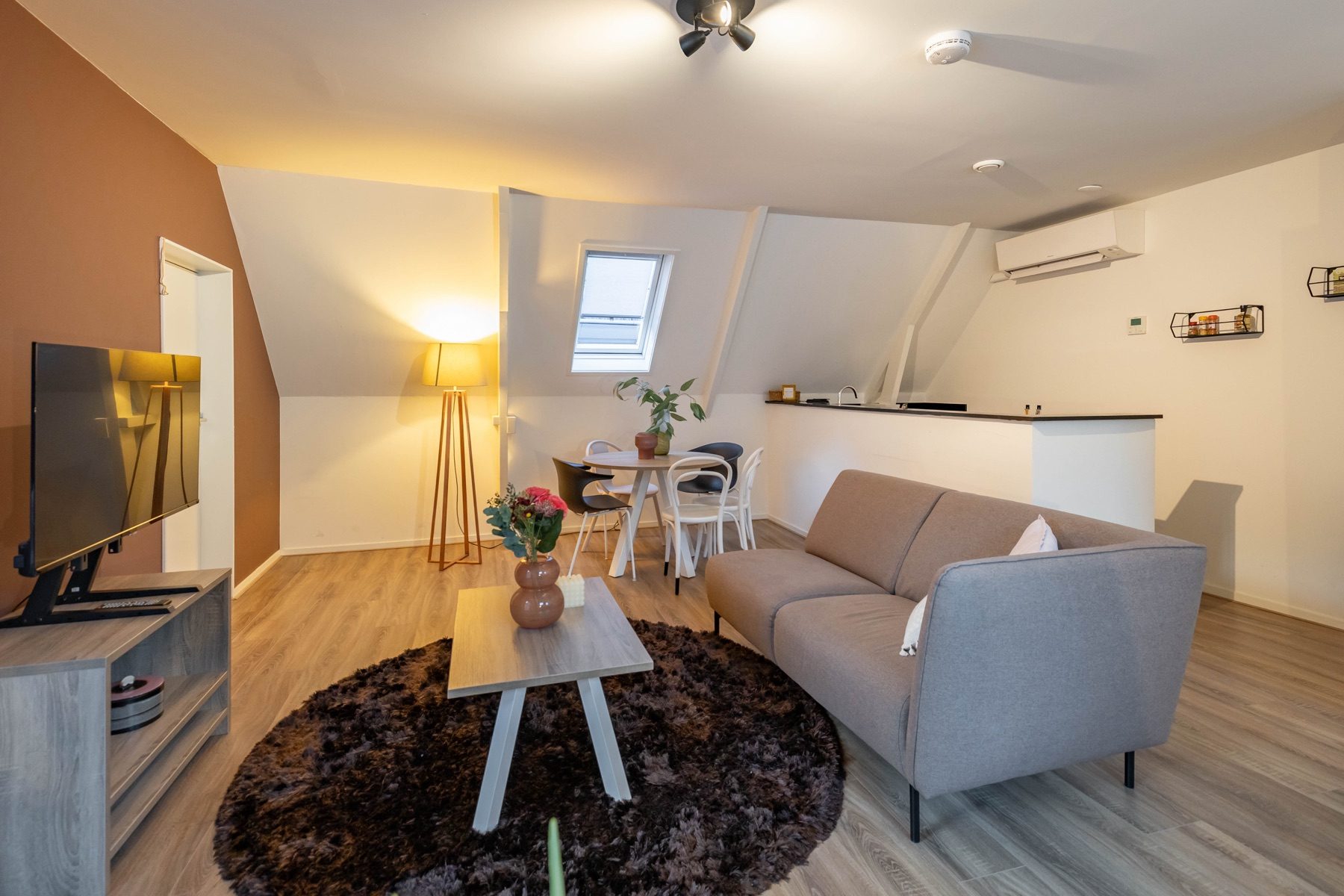 Gemeubileerd interieur van Nieuwe Boteringestraat 23-F in Groningen 2