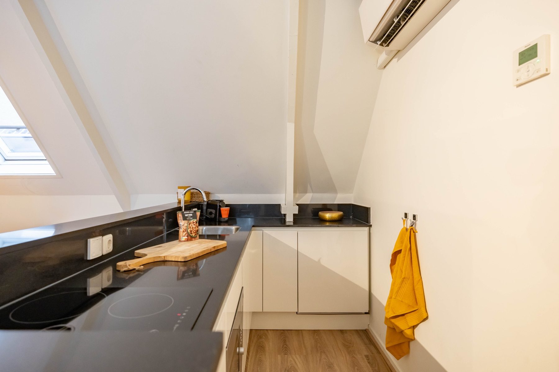 Gemeubileerd interieur van Nieuwe Boteringestraat 23-F in Groningen 12