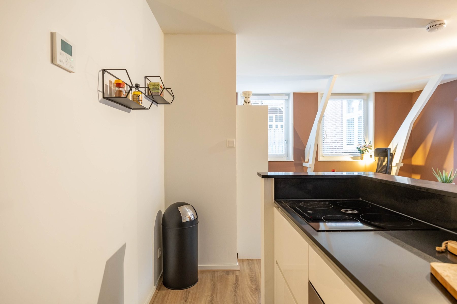 Gemeubileerd interieur van Nieuwe Boteringestraat 23-F in Groningen 13